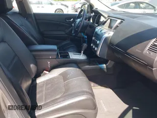 2011 Nissan Murano SL z VIN JN8AZ1MW3BW178147, wystawiony jako IAAI lot #42301379 z przebiegiem 110 688 mil mil oraz . Historia ofert i sprzedaży dostępna na DreamBid. Obrazek 5.