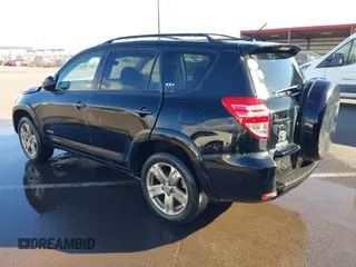 2011 Toyota RAV4 Sport z VIN JTMWF4DV9B5041304, wystawiony jako IAAI lot #41252905 z przebiegiem 96 179 mil mil oraz . Historia ofert i sprzedaży dostępna na DreamBid. Obrazek 3.