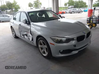 2013 BMW 3 Series 328i z VIN WBA3A5G58DNP18975, wystawiony jako IAAI lot #42401081 z przebiegiem 133 315 mil mil oraz . Historia ofert i sprzedaży dostępna na DreamBid. Obrazek 1.