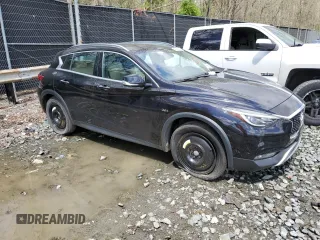 2018 Infiniti QX30 Premium with VIN SJKCH5CR7JA044597, listed as a Copart auction lot 47276404 with 102,007 mi miles. Bid and sale history available at carsss.com. Image 4.