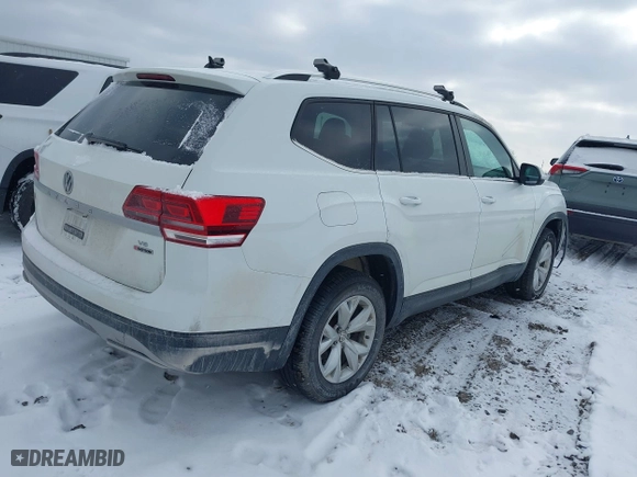 2018 Volkswagen Atlas 3.6L V6 SE with VIN 1V2LR2CA9JC543185, listed as a IAAI auction lot 41293560 with 147,966 mi miles. Bid and sale history available at carsss.com. Image 4.