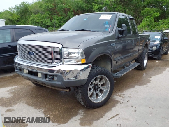 2003 Ford Super Duty F-250 XL with VIN 1FTNX21L73EB40320, listed as a IAAI auction lot 42071292 with 301,082 mi miles. Bid and sale history available at carsss.com. Image 2.