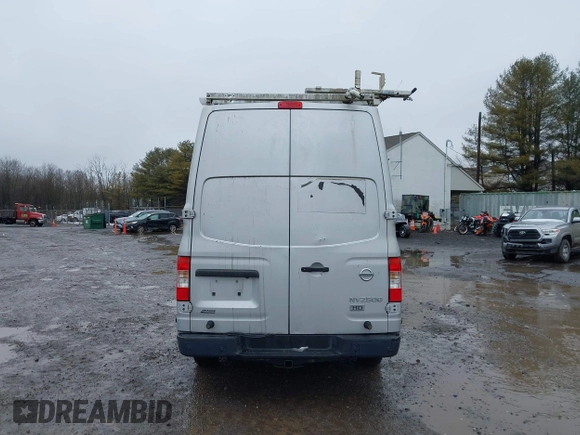 2016 Nissan NV Cargo SV z VIN 1N6BF0LY4GN807205, wystawiony jako IAAI lot #41321682 z przebiegiem 151 759 mil mil oraz . Historia ofert i sprzedaży dostępna na DreamBid. Obrazek 16.