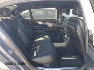 2021 BMW 7 Series 750i xDrive z VIN WBA7U2C05MCF09340, wystawiony jako Copart lot #45739545 z przebiegiem 41 674 mil mil oraz Szkoda całkowita • Salvage title. Historia ofert i sprzedaży dostępna na DreamBid. Obrazek 10.