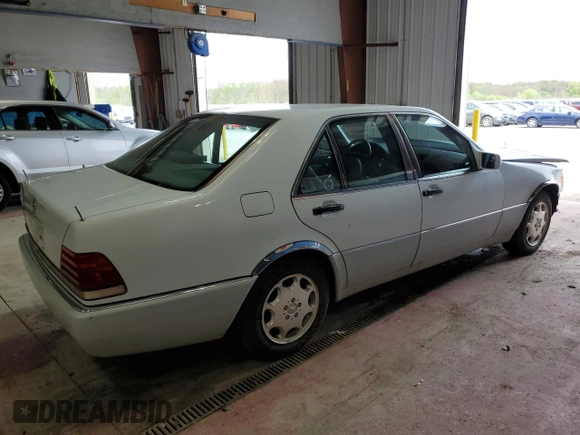 1992 Mercedes-Benz S 320 z VIN WDBGA32E4NA019320, wystawiony jako Copart lot #55062305 z przebiegiem 163 212 mil mil oraz Szkoda całkowita • Salvage title. Historia ofert i sprzedaży dostępna na DreamBid. Obrazek 3.