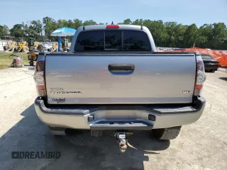 2015 Toyota Tacoma z VIN 5TFLU4EN5FX135486, wystawiony jako Copart lot #58320245 z przebiegiem 95 424 mil mil oraz Szkoda całkowita • Salvage title. Historia ofert i sprzedaży dostępna na DreamBid. Obrazek 6.