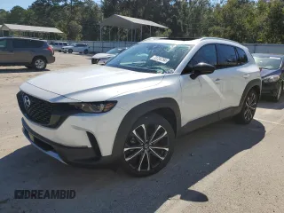 2024 Mazda CX-50 Premium z VIN 7MMVABDY9RN194560, wystawiony jako Copart lot #73734794 z przebiegiem 3585 mil mil oraz Szkody całkowita. Historia ofert i sprzedaży dostępna na DreamBid. Obrazek 1.