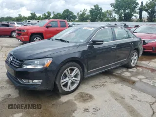 2014 Volkswagen Passat SE z VIN 1VWBN7A31EC055278, wystawiony jako Copart lot #61051235 z przebiegiem 104 386 mil mil oraz Szkoda całkowita • Salvage title. Historia ofert i sprzedaży dostępna na DreamBid. Obrazek 1.