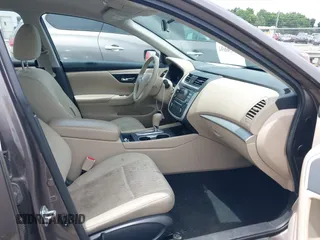 2017 Nissan Altima SV with VIN 1N4AL3AP0HC134578, listed as a IAAI auction lot 42456694 with 98,408 mi miles and . Bid and sale history available at DreamBid. Image 5.