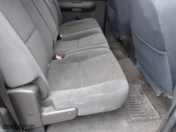 2007 Chevrolet Silverado 1500 LT w/1LT with VIN 3GCEK13C17G508138, listed as a IAAI auction lot 41898585 with 277,736 mi miles. Bid and sale history available at carsss.com. Image 8.