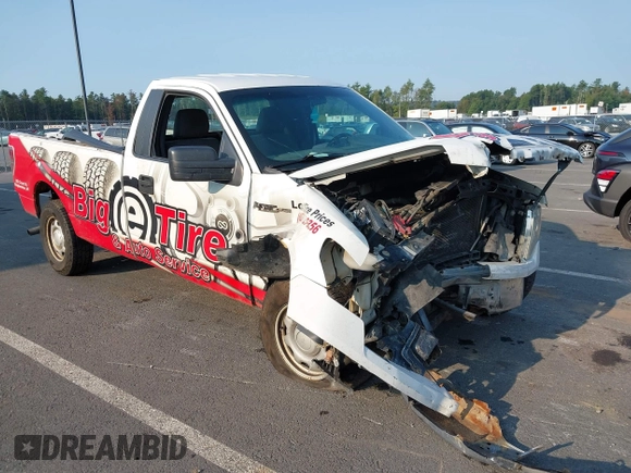2013 Ford F-150 XL with VIN 1FTNF1CF8DKF22685, listed as a IAAI auction lot 40300889 with 212,575 mi miles. Bid and sale history available at carsss.com. Image 1.