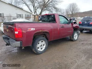 2013 Chevrolet Silverado 1500 LT with VIN 1GCNKSE01DZ168655, listed as a IAAI auction lot 41488652 with 102,224 mi miles. Bid and sale history available at carsss.com. Image 4.