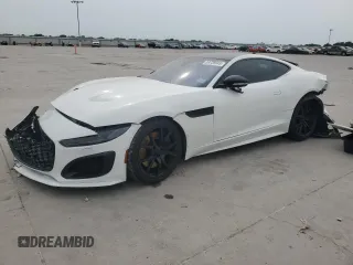 2023 Jaguar F-Type R z VIN SAJD51FE7PCK81414, wystawiony jako Copart lot #53728945 z przebiegiem 5 333 mil mil oraz Szkoda całkowita • Salvage title. Historia ofert i sprzedaży dostępna na DreamBid. Obrazek 1.