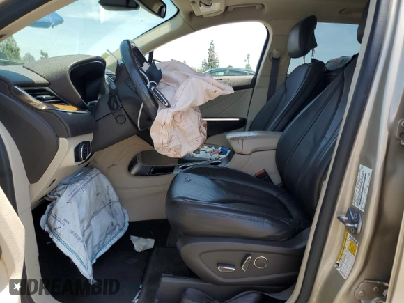 2017 Lincoln MKC Select with VIN 5LMCJ2C95HUL46087, listed as a Copart auction lot 58345805 with 56,326 mi miles and Salvage title. Bid and sale history available at DreamBid. Image 7.