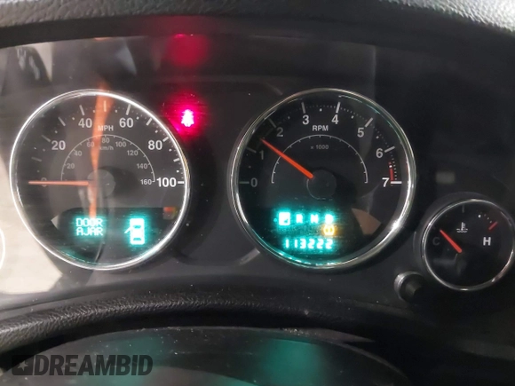 2014 Jeep Wrangler Unlimited Sahara with VIN 1C4BJWEG5EL164350, listed as a IAAI auction lot 42018586 with 113,222 mi miles. Bid and sale history available at carsss.com. Image 7.