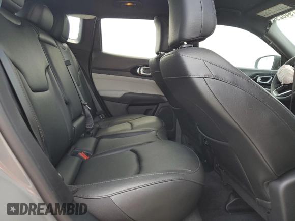 2024 Jeep Compass Limited z VIN 3C4NJDCN6RT579853, wystawiony jako Copart lot #57946295 z przebiegiem 3 978 mil mil oraz Nie do naprawy • Non repairable. Historia ofert i sprzedaży dostępna na DreamBid. Obrazek 11.