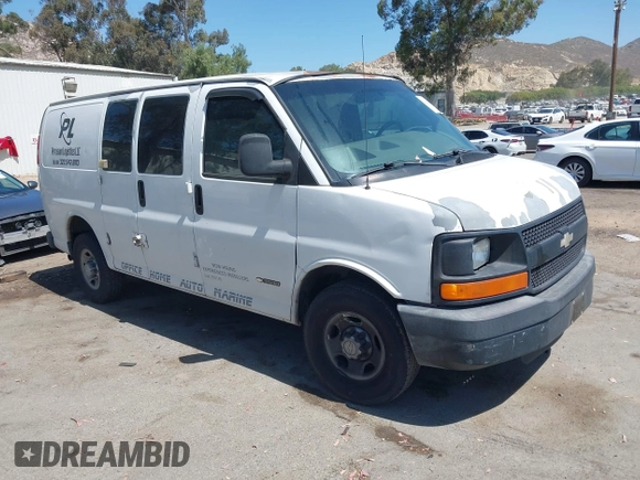 2005 Chevrolet City Express Cargo z VIN 1GCHG35V051250473, wystawiony jako IAAI lot #42316832 z przebiegiem 263 832 mil mil oraz . Historia ofert i sprzedaży dostępna na DreamBid. Obrazek 1.