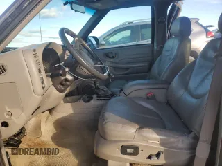 2000 GMC Jimmy SLE Convenience with VIN 1GKDT13W7Y2393191, listed as a Copart auction lot 82301364 with 160,004 mi miles and Clean Title. Bid and sale history available at carsss.com. Image 7.