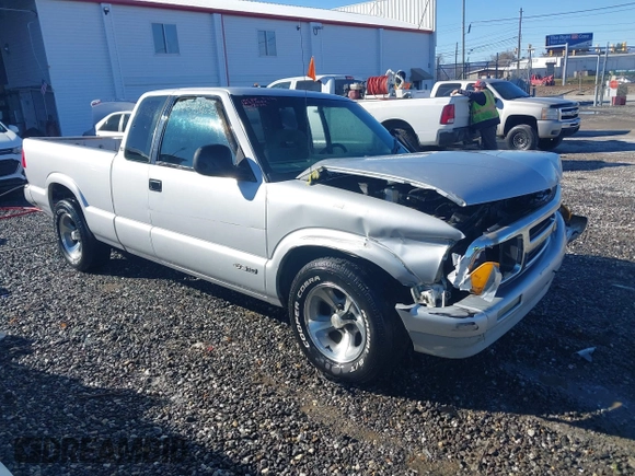 1994 Chevrolet S-10 LS with VIN 1GCCS19ZXR8233932, listed as a IAAI auction lot 41072044 with 171,666 mi miles. Bid and sale history available at carsss.com. Image 1.