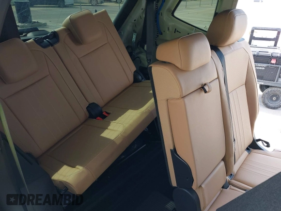 2024 Volkswagen Tiguan SE with VIN 3VVNB7AX2RM140292, listed as a IAAI auction lot 41899150 with 3,171 mi miles and . Bid and sale history available at DreamBid. Image 8.