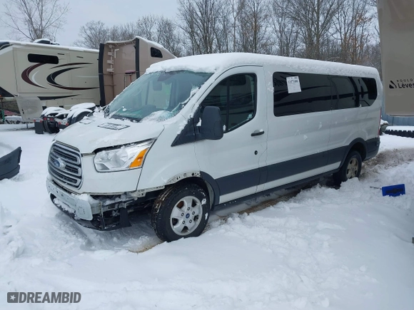 2018 Ford Transit Wagon XL with VIN 1FBZX2ZG2JKB04207, listed as a IAAI auction lot 41440996 with 126,256 mi miles. Bid and sale history available at carsss.com. Image 18.