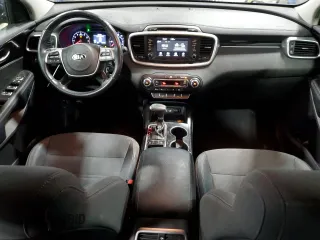 2019 Kia Sorento LX z VIN 5XYPG4A38KG526156, wystawiony jako Copart lot #57728315 z przebiegiem 170 714 mil mil oraz Nie do naprawy • Non repairable. Historia ofert i sprzedaży dostępna na DreamBid. Obrazek 8.
