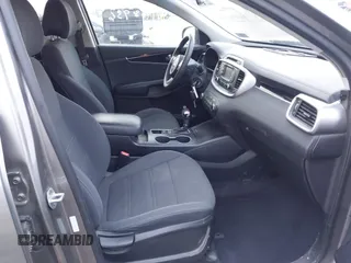 2016 Kia Sorento LX with VIN 5XYPGDA33GG145760, listed as a IAAI auction lot 41138936 with 156,010 mi miles. Bid and sale history available at carsss.com. Image 5.