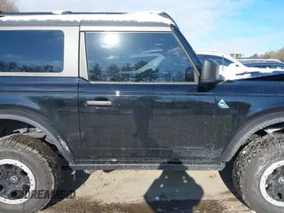 2024 Ford Bronco z VIN 1FMDE1AP3RLA66439, wystawiony jako IAAI lot #41071999 z przebiegiem 3 055 mil mil oraz . Historia ofert i sprzedaży dostępna na DreamBid. Obrazek 14.