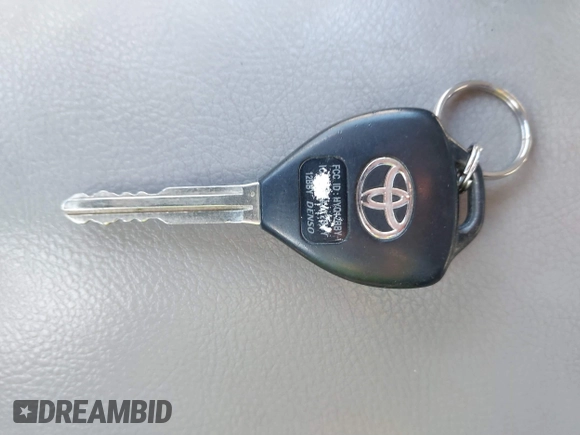2008 Toyota RAV4 Ltd with VIN JTMZD31V086071330, listed as a IAAI auction lot 41655978 with 223,411 mi miles. Bid and sale history available at carsss.com. Image 11.
