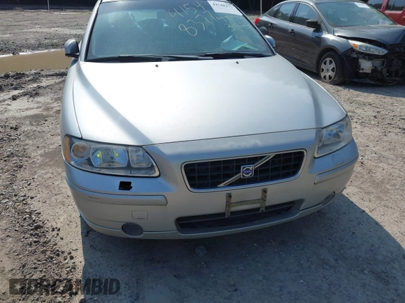2006 Volvo S60 2.5T with VIN YV1RH592762506742, listed as a IAAI auction lot 41548377 with 320,211 mi miles. Bid and sale history available at carsss.com. Image 12.