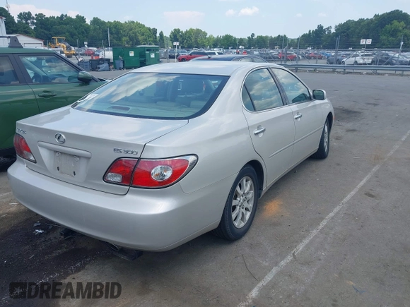2002 Lexus ES 300 z VIN JTHBF30G220035419, wystawiony jako IAAI lot #42618535 z przebiegiem 218 434 mil mil oraz . Historia ofert i sprzedaży dostępna na DreamBid. Obrazek 4.