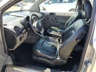 2001 Volkswagen Beetle GLX with VIN 3VWDD21C51M418611, listed as a Copart auction lot 54907905 with 131,548 mi miles and Clean Title. Bid and sale history available at DreamBid. Image 7.