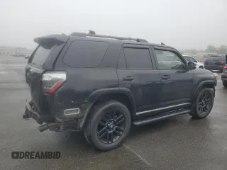 2020 Toyota 4Runner SR5 with VIN JTEBU5JR1L5806679, listed as a Copart auction lot 59961805 with 82,827 mi miles and Salvage title. Bid and sale history available at DreamBid. Image 3.