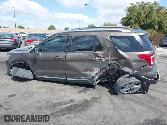 2016 Ford Explorer XLT with VIN 1FM5K7D88GGB06492, listed as a IAAI auction lot 41955740 with 1 mi miles. Bid and sale history available at carsss.com. Image 6.