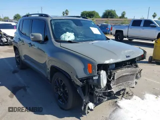 2020 Jeep Renegade Latitude z VIN ZACNJABB8LPL31928, wystawiony jako IAAI lot #42478300 z przebiegiem 56 835 mil mil oraz . Historia ofert i sprzedaży dostępna na DreamBid. Obrazek 1.