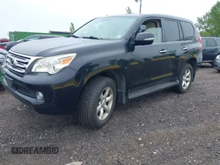 2011 Lexus GX 460 z VIN JTJBM7FX3B5032860, wystawiony jako IAAI lot #42371042 z przebiegiem 166 999 mil mil oraz . Historia ofert i sprzedaży dostępna na DreamBid. Obrazek 2.