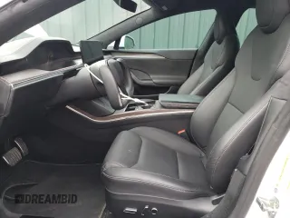 2021 Tesla Model S Long Range z VIN 5YJSA1E59MF438359, wystawiony jako Copart lot #57794325 z przebiegiem 31 651 mil mil oraz Szkoda całkowita • Salvage title. Historia ofert i sprzedaży dostępna na DreamBid. Obrazek 7.