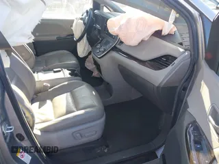 2018 Toyota Sienna XLE Auto Access Seat with VIN 5TDYZ3DCXJS922126, listed as a IAAI auction lot 41279511 with 116,145 mi miles. Bid and sale history available at carsss.com. Image 5.
