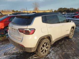 2024 Jeep Compass Limited with VIN 3C4NJDCN4RT155183, listed as a IAAI auction lot 41423240 with 6,287 mi miles and . Bid and sale history available at carsss.com. Image 4.