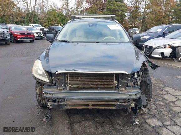 2010 Volvo XC60 3.0T with VIN YV4992DZ2A2119737, listed as a IAAI auction lot 41313329 with 101,112 mi miles. Bid and sale history available at carsss.com. Image 13.