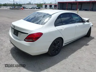 2017 Mercedes-Benz C 300 с VIN 55SWF4JB4HU206451, выставлен на аукционе IAAI как лот 42094778 с пробегом 76 046 миль миль и . История ставок и продаж доступна на DreamBid. Изображение 4.