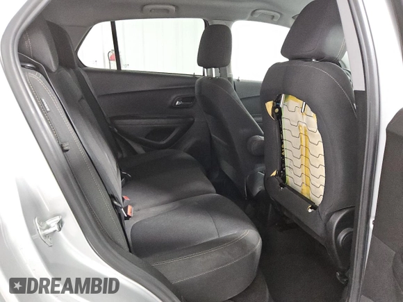 2020 Chevrolet Trax LS with VIN 3GNCJKSBXLL299838, listed as a Copart auction lot 86515304 with 111,091 mi miles and Clean Title. Bid and sale history available at carsss.com. Image 10.
