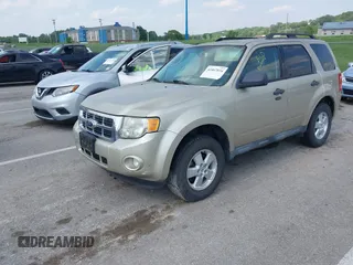 2010 Ford Escape XLT z VIN 1FMCU9D72AKC78719, wystawiony jako IAAI lot #42467034 z przebiegiem Nie podano mil oraz . Historia ofert i sprzedaży dostępna na DreamBid. Obrazek 2.