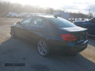 2016 BMW 3 Series 328i xDrive z VIN WBA8E3G58GNU02737, wystawiony jako IAAI lot #41882960 z przebiegiem 63 966 mil mil oraz . Historia ofert i sprzedaży dostępna na DreamBid. Obrazek 3.