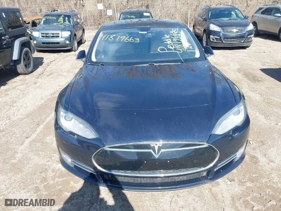 2014 Tesla Model S 60 kWh Battery with VIN 5YJSA1H14EFP41236, listed as a IAAI auction lot 41819663 with NaN miles. Bid and sale history available at carsss.com. Image 12.