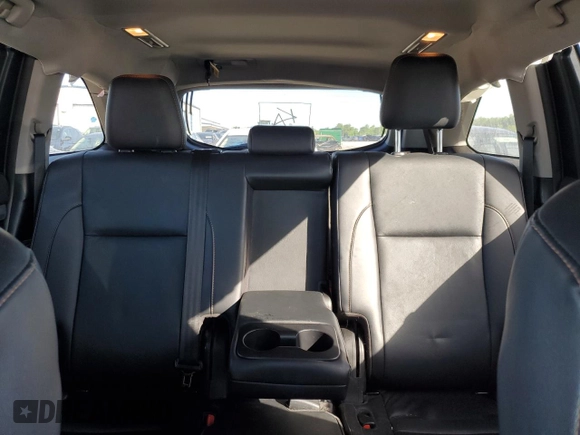 2019 Toyota Highlander SE with VIN 5TDJZRFH6KS611758, listed as a Copart auction lot 57157545 with 63,798 mi miles and Salvage title. Bid and sale history available at DreamBid. Image 10.