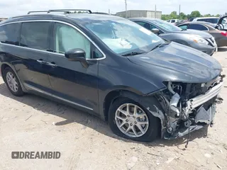 2020 Chrysler Pacifica Touring L with VIN 2C4RC1BG6LR173126, listed as a IAAI auction lot 42517961 with 75,014 mi miles and . Bid and sale history available at DreamBid. Image 1.