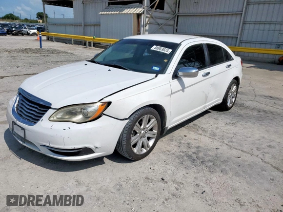 2013 Chrysler 200 LX z VIN 1C3CCBAB6DN763329, wystawiony jako Copart lot #58953035 z przebiegiem 162 879 mil mil oraz Szkoda całkowita • Salvage title. Historia ofert i sprzedaży dostępna na DreamBid. Obrazek 1.