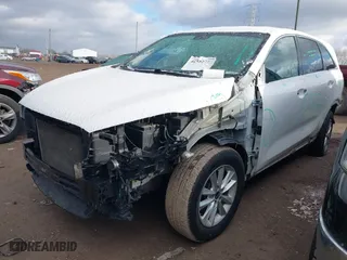 2020 Kia Sorento LX V6 with VIN 5XYPG4A50LG670271, listed as a IAAI auction lot 41582732 with 95,044 mi miles. Bid and sale history available at carsss.com. Image 17.