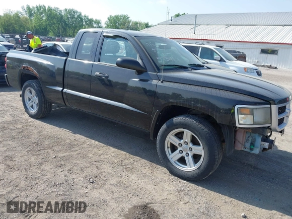 2008 Dodge Dakota с VIN 1D7HW32K88S592237, выставлен на аукционе IAAI как лот 42279584 с пробегом 110 610 миль миль и . История ставок и продаж доступна на DreamBid. Изображение 1.